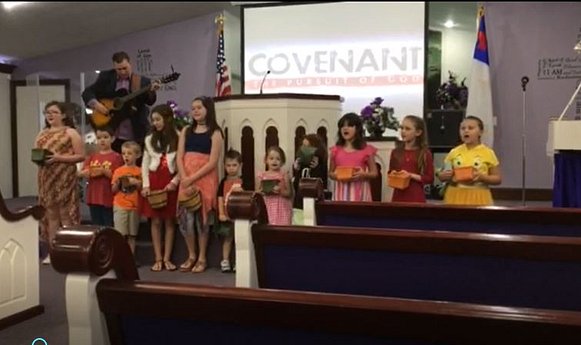 Kids singing.jpg
